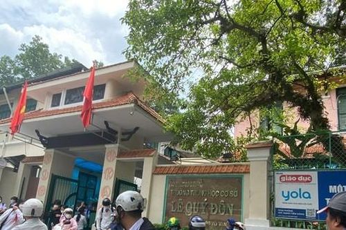 Choáng với quỹ phụ huynh 270 triệu đồng, chi 58 triệu làm quà cho giáo viên