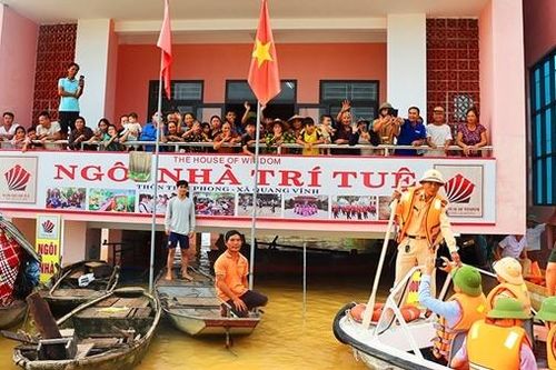 Bình yên tránh lũ trong những ngôi nhà cộng đồng