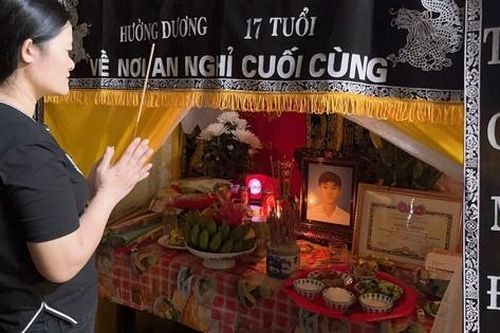 Cảm phục nam sinh tử nạn khi lao xuống dòng nước xiết cứu người