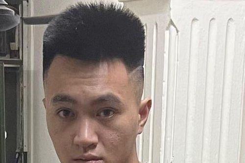 Nhân viên cửa hàng sửa chữa điện thoại trộm cắp tiền của ông chủ