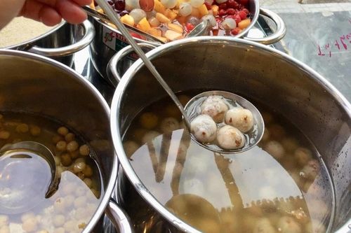 Chè heo quay lạ miệng chỉ có ở Huế