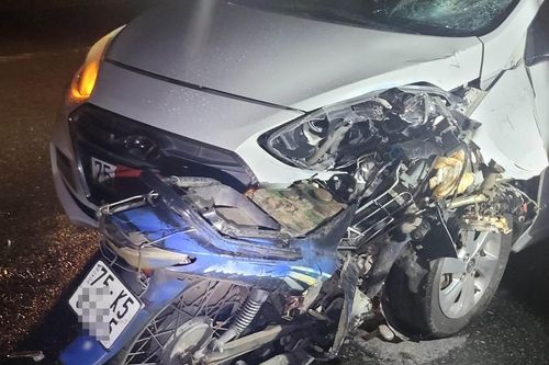Xe máy đi ngược chiều đấu đầu ôtô, nam thanh niên tử vong
