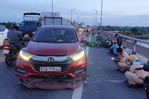 Đường qua cầu Rạch Miễu ùn tắc 4 km sau tai nạn giữa 3 phương tiện