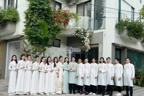 Ngắm dàn bê tráp 'xịn xò' trong đám hỏi của Bình An - Phương Nga