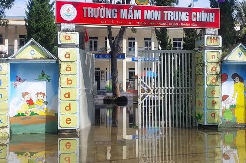 Hơn 1.000 học sinh ở Thanh Hóa phải nghỉ học do ngập lụt