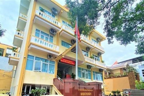 Thu hồi chứng chỉ hành nghề phó giám đốc phụ trách cùng 4 thuộc cấp