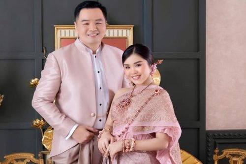 Chuyện tình chênh lệch 19 tuổi của cô gái Việt và chồng Thái Lan