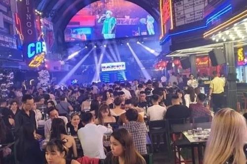 Bất chấp bị đình chỉ, nhà hàng District K vẫn ngang nhiên hoạt động