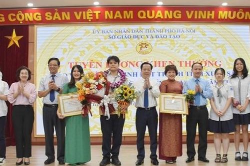 Hà Nội tặng Bằng khen cho Á quân Đường lên đỉnh Olympia năm 2022