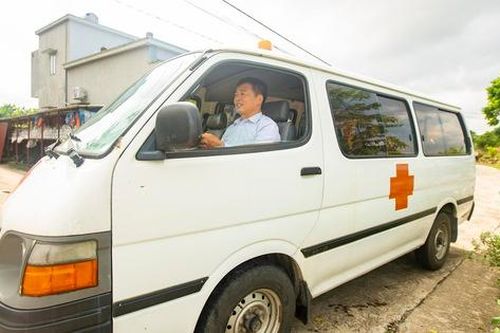 Những chuyến xe cứu thương miễn phí cứu người...