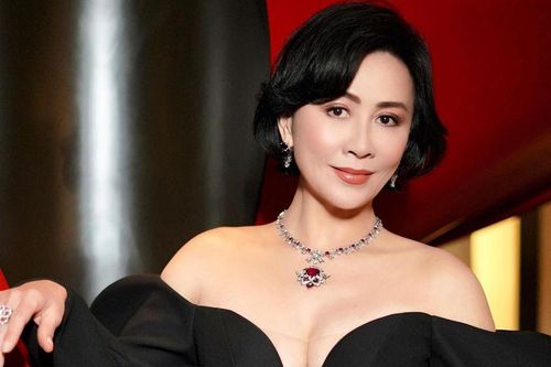Bức ảnh gợi cảm gây tranh cãi của Lưu Gia Linh