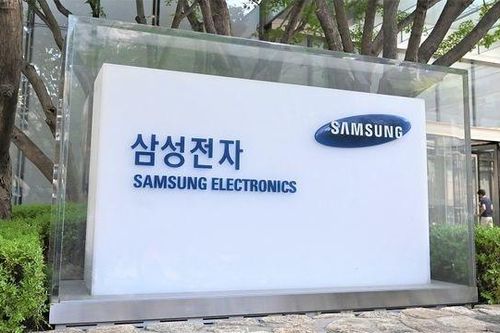 Lợi nhuận Samsung giảm 32% do thị trường chip lao dốc