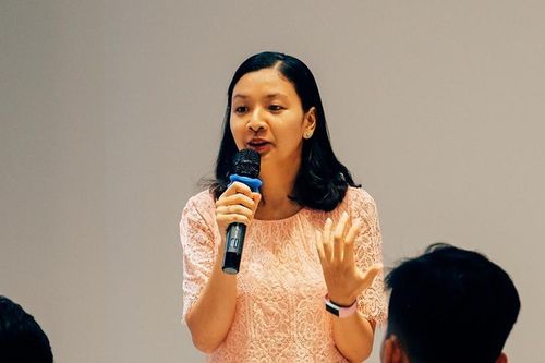 Hoàng Minh Thủy chia sẻ bí quyết chinh phục tiếng Anh dễ dàng