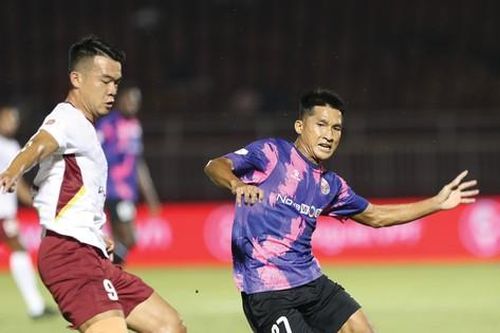 V-League 2022: Đá trên sân hay dưới gầm bàn?