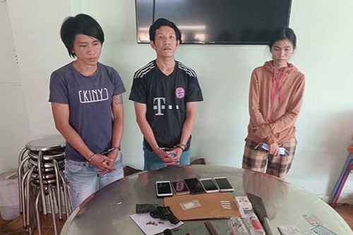 Bắt nhóm đối tượng ma túy tàng trữ súng quân dụng