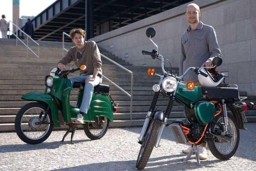 Xe máy Simson huyền thoại được chuyển đổi thành xe máy điện
