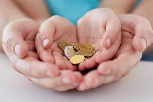 Giáo sư chê thói quen từ chối nhận tiền thừa của giới trẻ: Quá lẻ nên thấy xấu hổ để lấy lại?