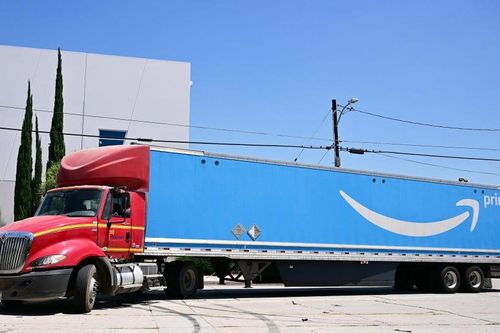 Amazon sẽ sử dụng nhiên liệu tái tạo mới từ điện phân cho xe tải giao hàng