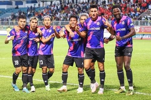 'Doping tiền thưởng' để trụ hạng V.League: Nước đến chân mới nhảy