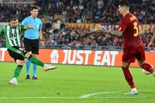 Clip trận AS Roma 'sảy chân' thua Real Betis 1-2
