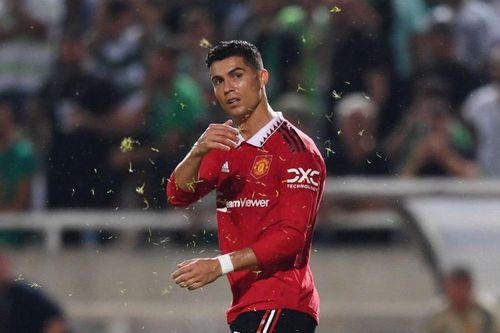 Ronaldo kém duyên, Man Utd thắng nhọc đối thủ yếu