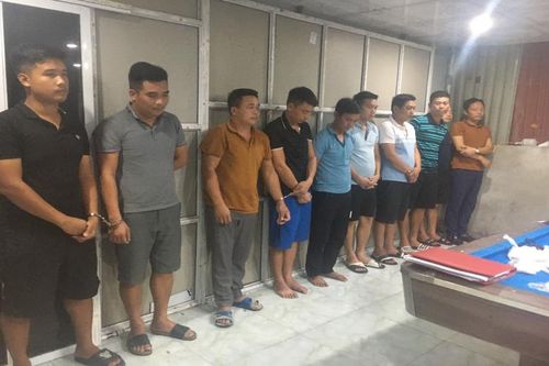 Đột kích quán bi-a, bắt quả tang 9 đối tượng đang đánh bạc