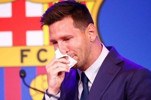 Suarez: 'Messi phải chịu đựng rất nhiều'