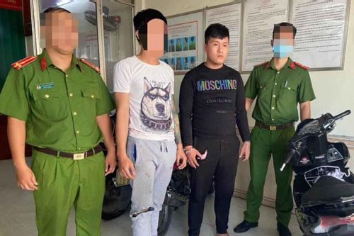 Tạm giữ thanh niên tông xe máy làm cảnh sát bất tỉnh