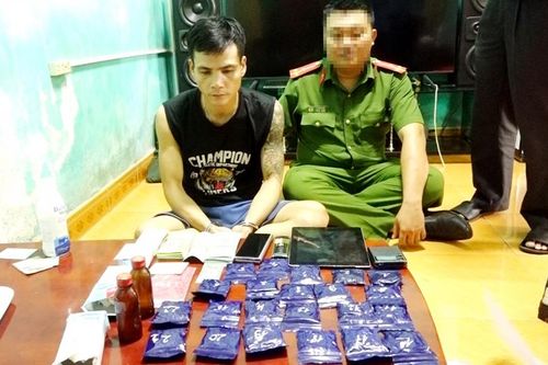 Quảng Bình: Bắt giữ đối tượng mua bán 5.500 viên ma túy
