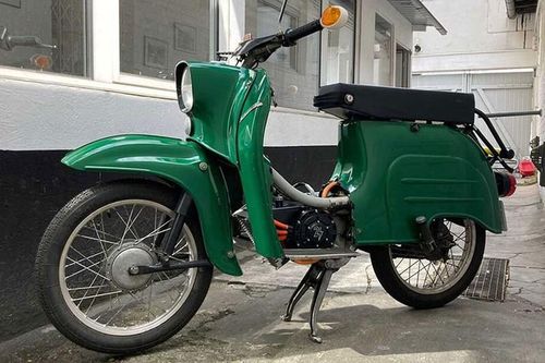 Xe máy Simson 'chở lợn' phiên bản không khói quay lại thị trường