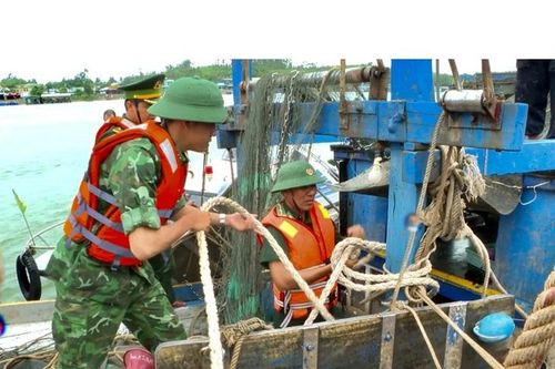 Đồng hành cùng nhân dân vượt qua thiên tai, bão lũ
