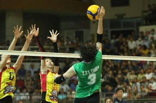 Hà Nội vào bán kết giải bóng chuyền Cát Bà, đối đầu Hóa chất Đức Giang