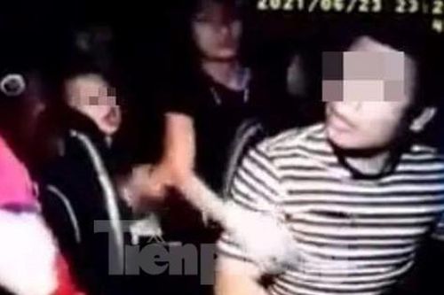 Người 'tung cước' tài xế xe taxi rồi bỏ trốn gây xôn xao dư luận đã bị bắt