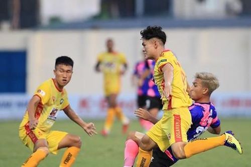 Trước trận Sài Gòn FC - Thanh Hóa, 19h15 ngày 8/10: Vùng vẫy chân tường