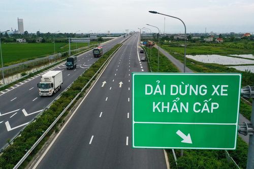 Điều khiến nhiều lái xe 'thấy lạ' trên cao tốc Cao Bồ - Mai Sơn