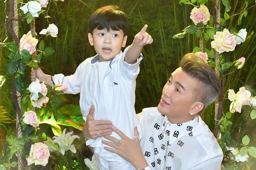 Đàm Vĩnh Hưng thông báo lập tài khoản mạng xã hội cho con trai