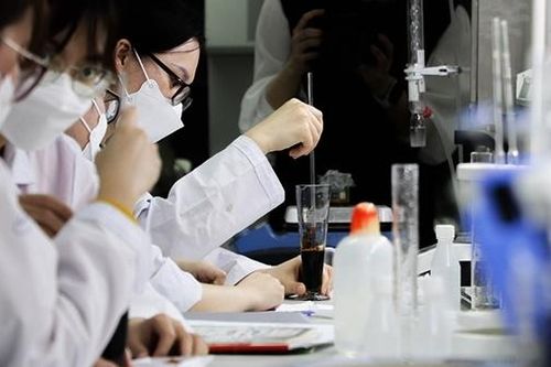 Thí điểm chính sách hỗ trợ tài chính đối với cán bộ khoa học trẻ có trình độ tiến sỹ
