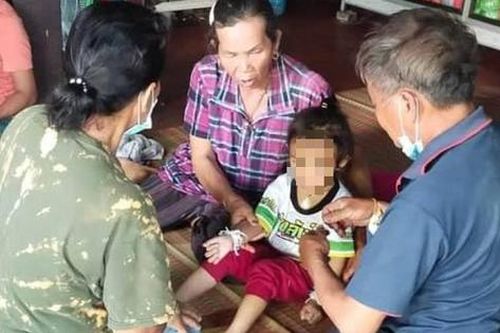 Câu chuyện về bé gái sống sót hi hữu trong vụ thảm sát ở nhà trẻ Thái Lan