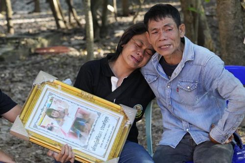Người mẹ Thái Lan: Dù lúc bị giết con tôi có ngủ, chắc bé đau đớn lắm
