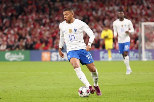 Top 10 cầu thủ bóng đá được trả lương cao nhất thế giới năm 2022