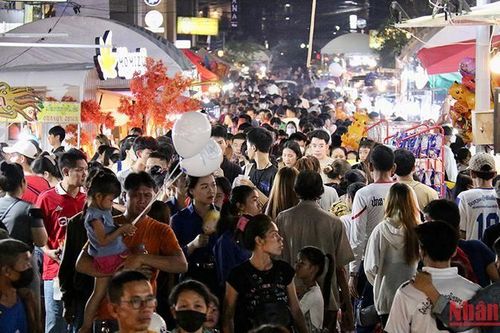Vientiane tưng bừng không khí lễ hội mãn chay