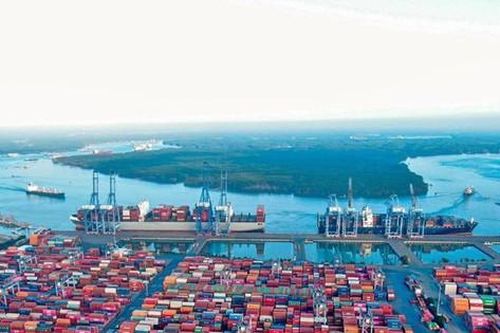Lo lắng cho 'cỗ xe tứ mã'