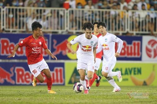HAGL đấu TPHCM: HLV Vũ Tiến Thành 'ra tay'