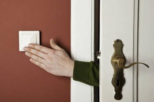 Các nhà cung cấp năng lượng ở Anh thưởng tiền cho khách hàng tiết kiệm điện