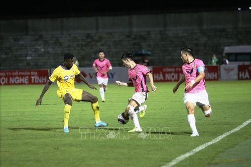 V.League 2022: Hàng loạt chiến thắng trên sân khách, thứ tự Bảng xếp hạng nhiều thay đổi