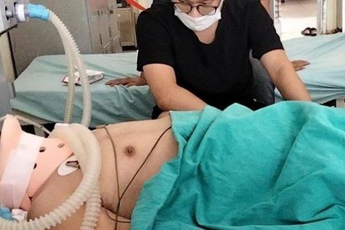 Truy tố 2 cha con đánh bạn nhậu tử vong vì cho rằng 'rượu nhạt'
