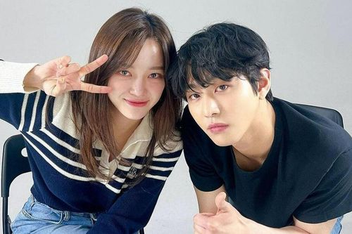 Không còn là tin đồn, Ahn Hyo Seop - Kim Se Jeong xác nhận 'tái hợp' sau Hẹn Hò Chốn Công Sở