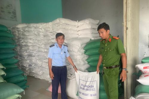 Quản lý thị trường Bến Tre tạm giữ gần 30 tấn gạo Ấn Độ có dấu hiệu nhập lậu