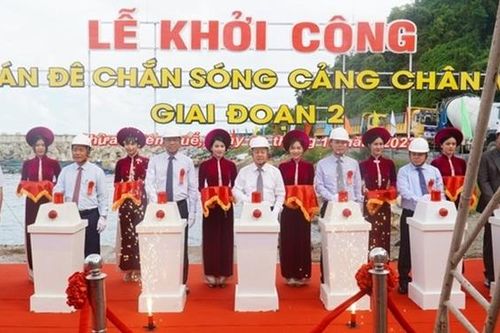 Thừa Thiên Huế: Khởi công Dự án Đê chắn sóng cảng Chân Mây giai đoạn 2