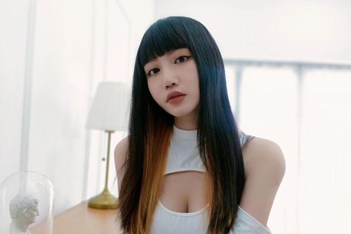 Orange hát ca khúc 'Chân ái' sau 2 năm nhưng chưa xin phép
